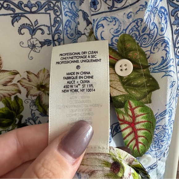 Alice + Olivia "Willa" silk fruit Patterned Puff Sleeve Blouse - Picture 7 of 7